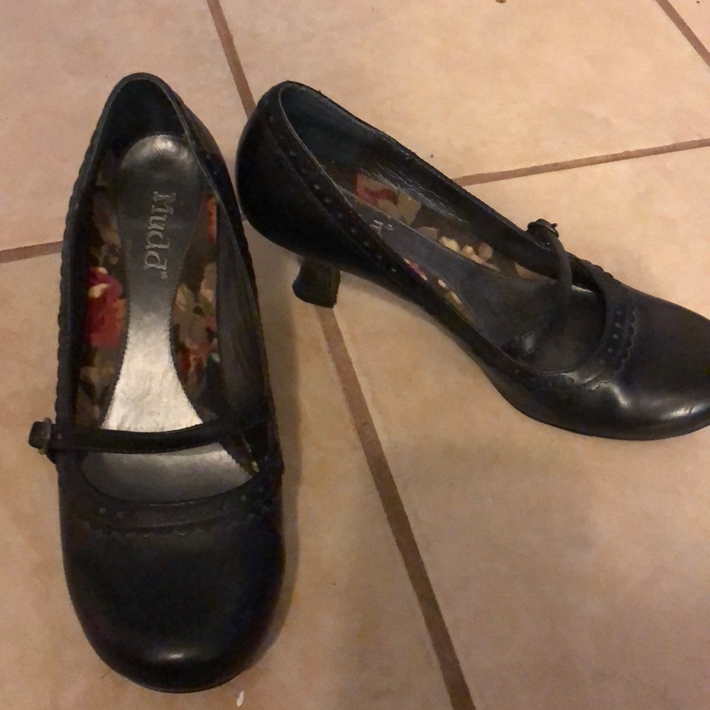 Black Mudd Heels Size 8.5
